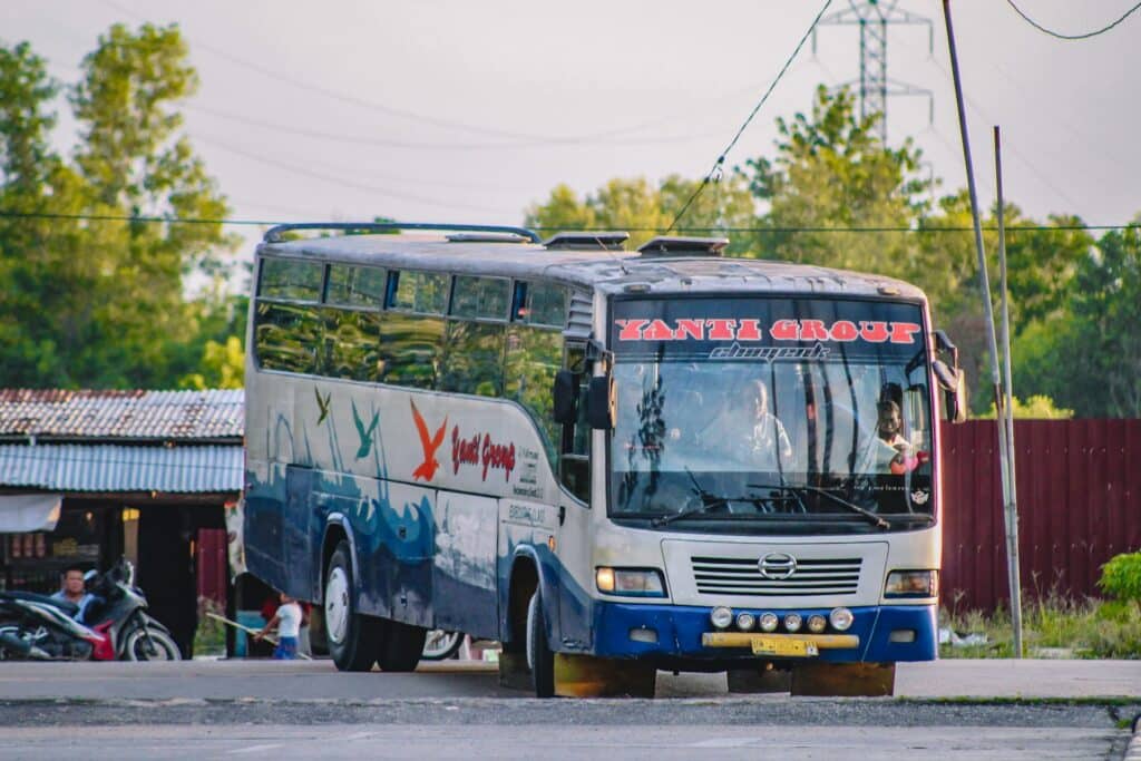 Metropolitan Shuttle Review 2025: Is the Bus Travel Company Worth Using?
